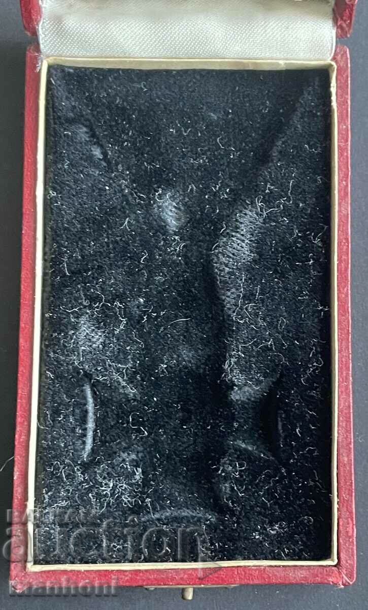 5876 Kingdom of Bulgaria box for 20 Excellent service issue Ts with price 100.00 BGN | € 51.13 5876 Kingdom of Bulgaria box for 20 Excellent service issue Ts with price 100.00 BGN | € 51.13