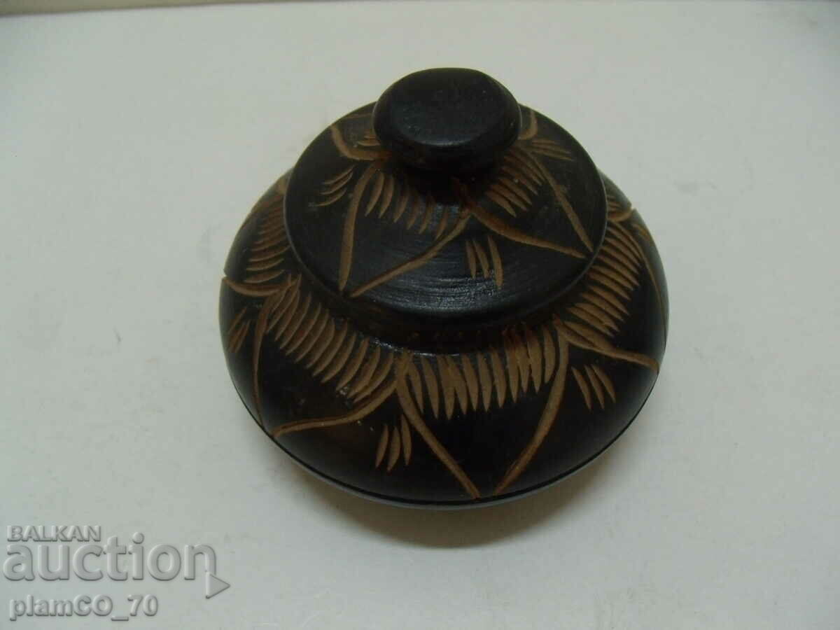 #*7774 old wooden box with price 12.00 BGN | € 6.14
