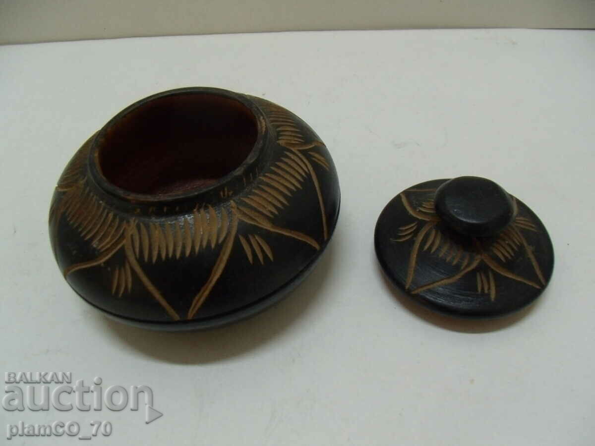 Auction  #*7774 old wooden box