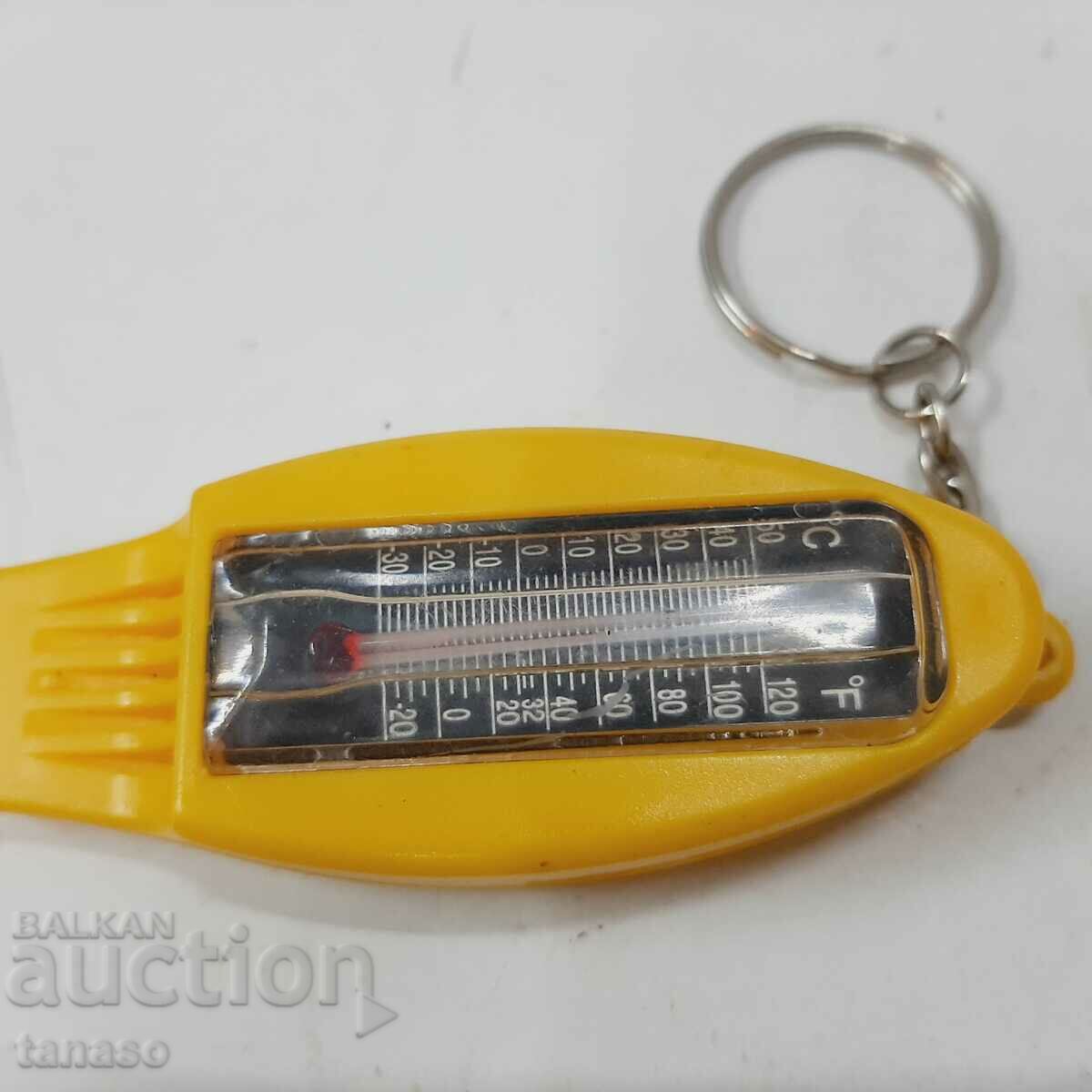 Delivery of Old key chain, thermometer, whistle(11.5) Delivery of Old key chain, thermometer, whistle(11.5)