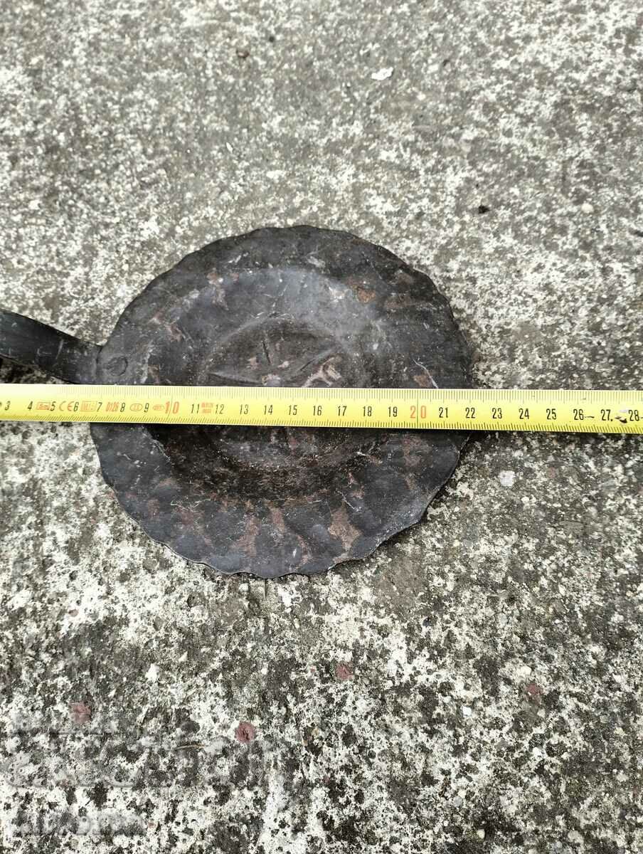 Wrought ashtray with price 24.99 BGN | € 12.78 Wrought ashtray with price 24.99 BGN | € 12.78