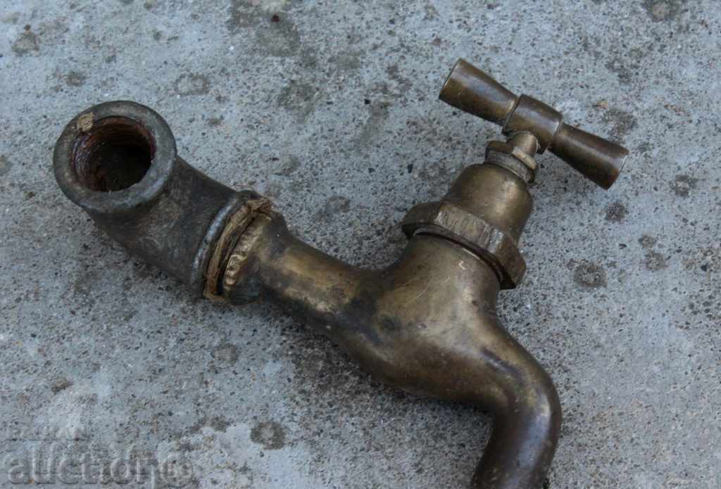OLD BRONZE FAUCET CINNAMON FOUNTAIN WORKING WATER FAUCET with price 25.00 BGN | € 12.78 OLD BRONZE FAUCET CINNAMON FOUNTAIN WORKING WATER FAUCET with price 25.00 BGN | € 12.78