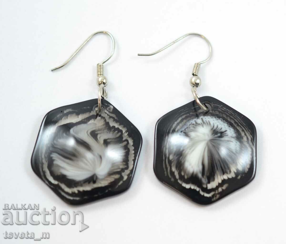 Σκουλαρίκια με τιμή 3.00 BGN | € 1.53