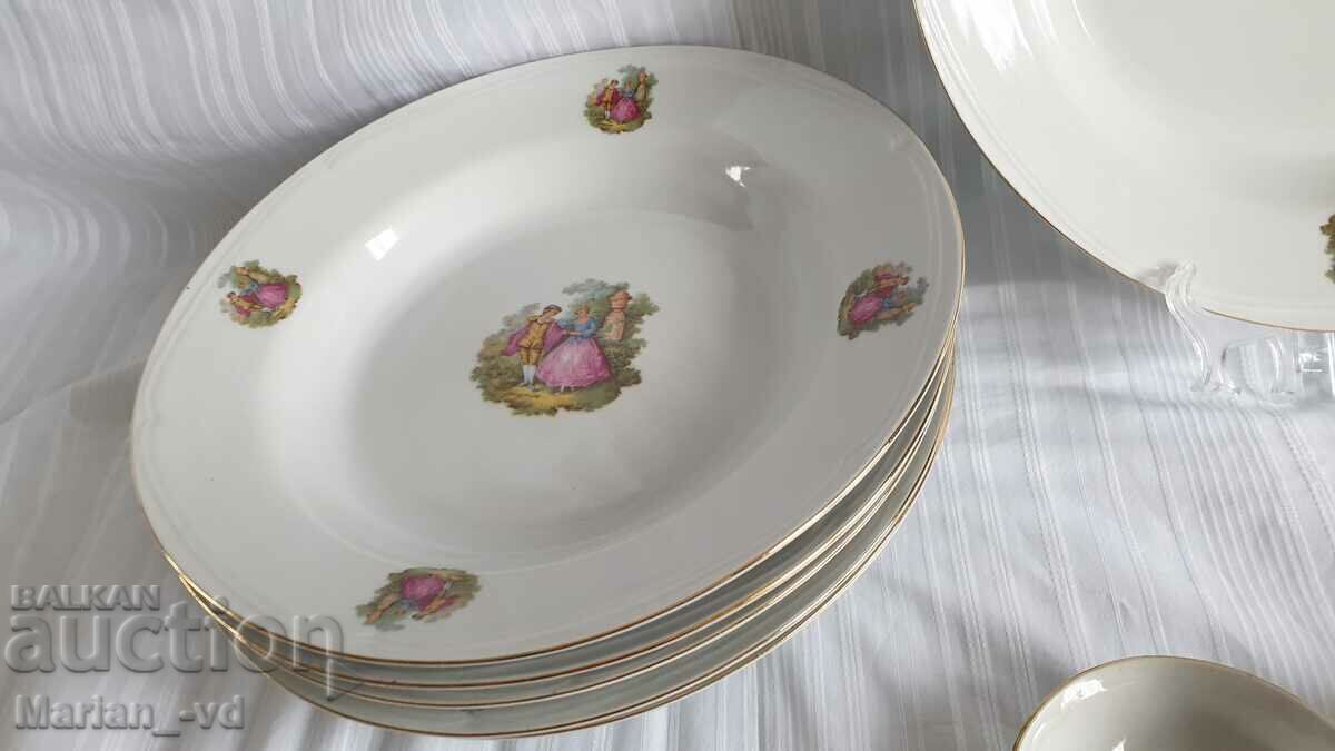 Auction Porcelain plates and salt shaker "Romeo and Juliet" - Razgrad Auction Porcelain plates and salt shaker "Romeo and Juliet" - Razgrad