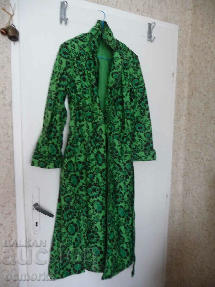 Peignoir verde nou din socialism 1976 cu etichetă acasă