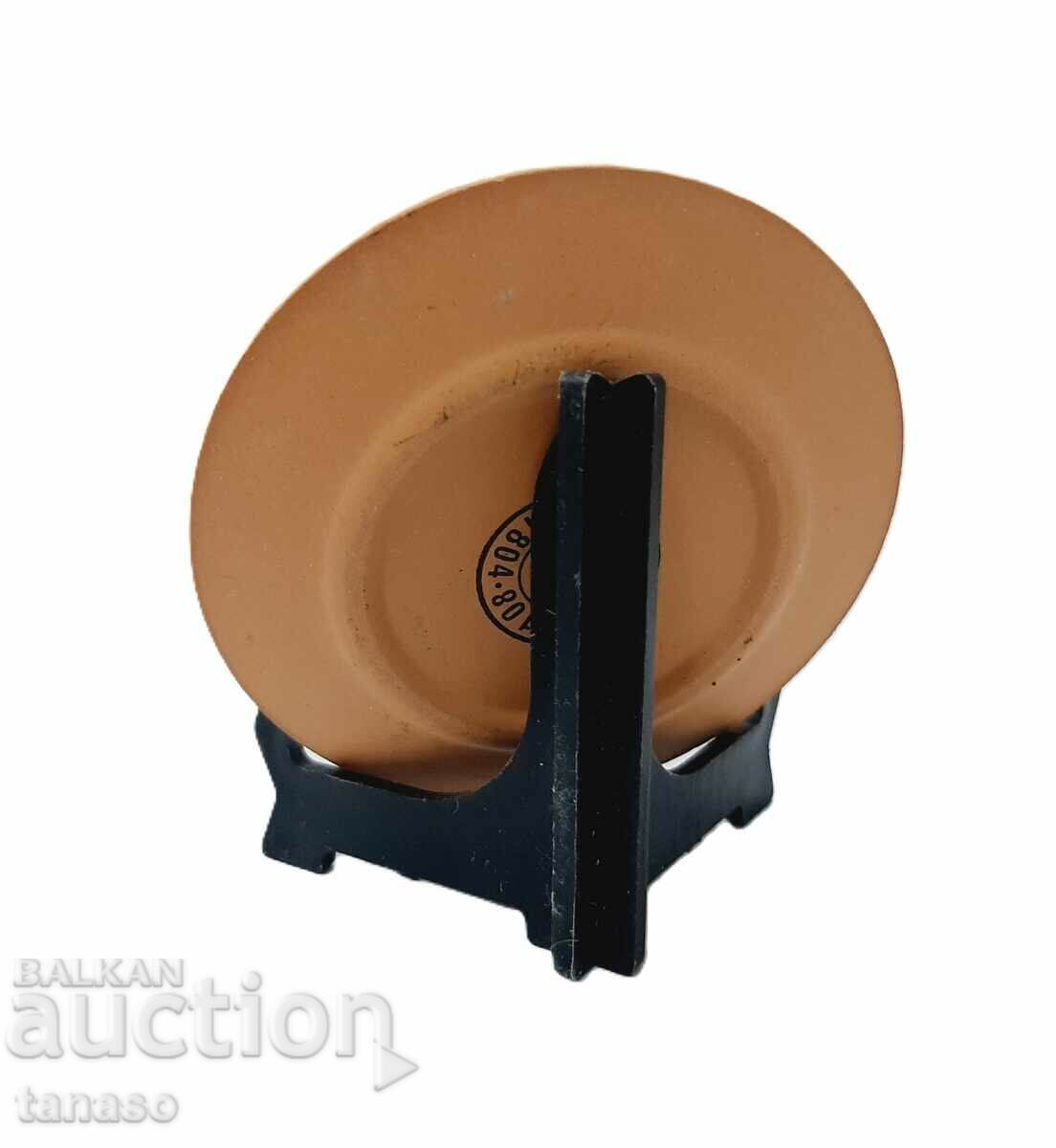 Auction  Small ceramic saucer, "Broad bow" with stand(11.5)
