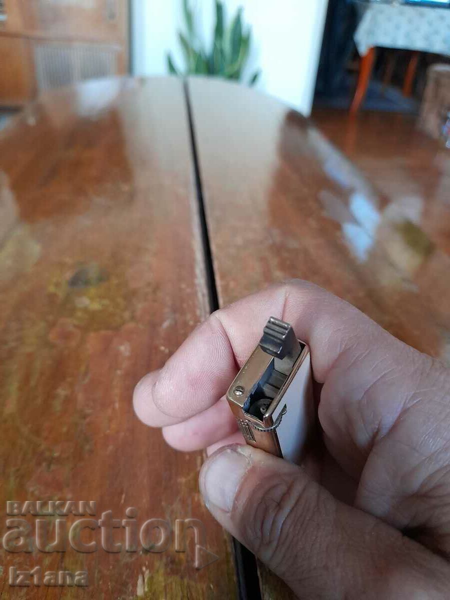 An old Marlboro lighter - 5 An old Marlboro lighter - 5