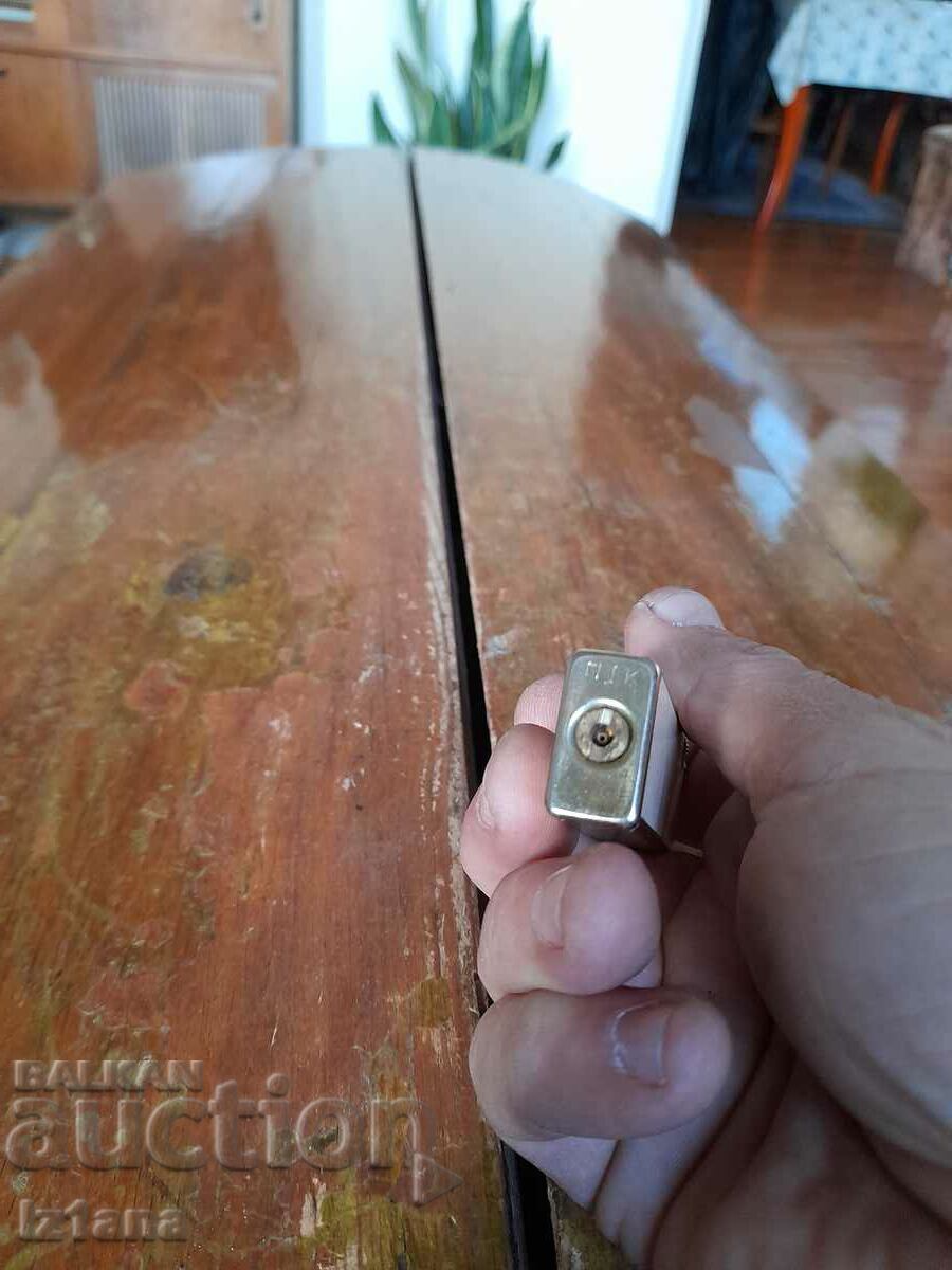 An old Marlboro lighter - 6 An old Marlboro lighter - 6