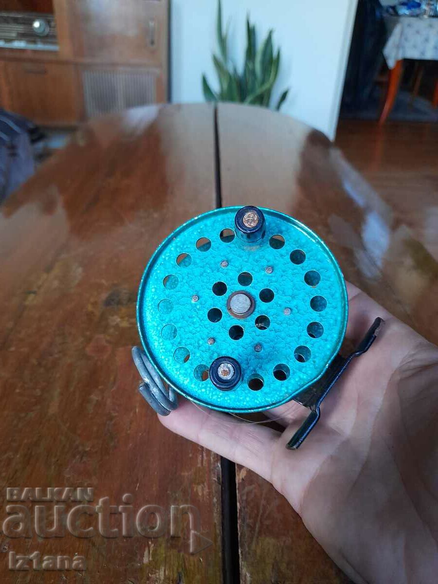 Old fishing reel with price 45.00 BGN | € 23.01 Old fishing reel with price 45.00 BGN | € 23.01