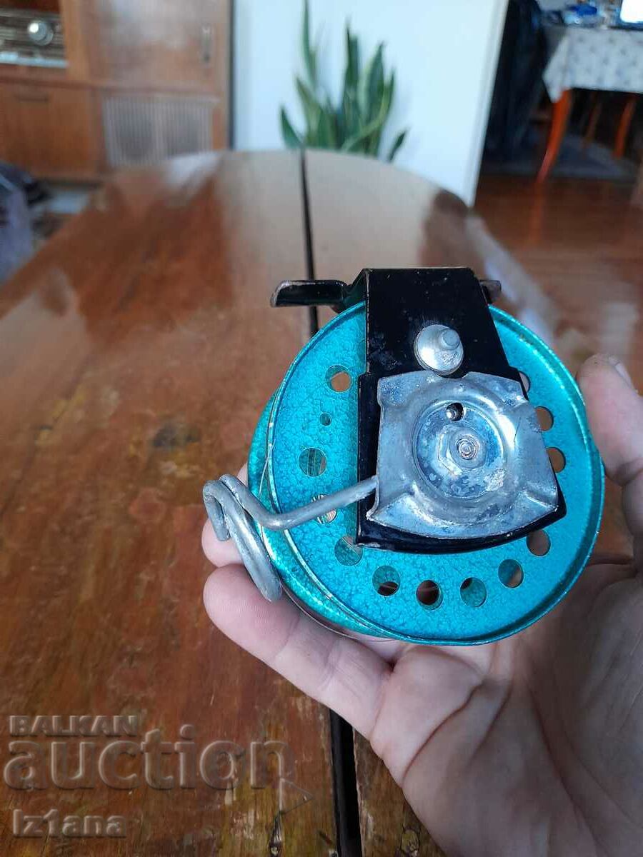 Delivery of Old fishing reel Delivery of Old fishing reel