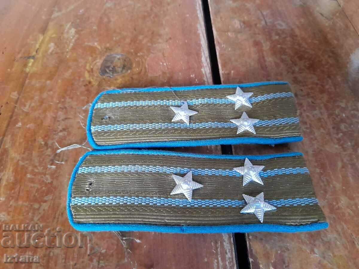 Epoleți vechi colonel cu preț 37.00 BGN | € 18.92