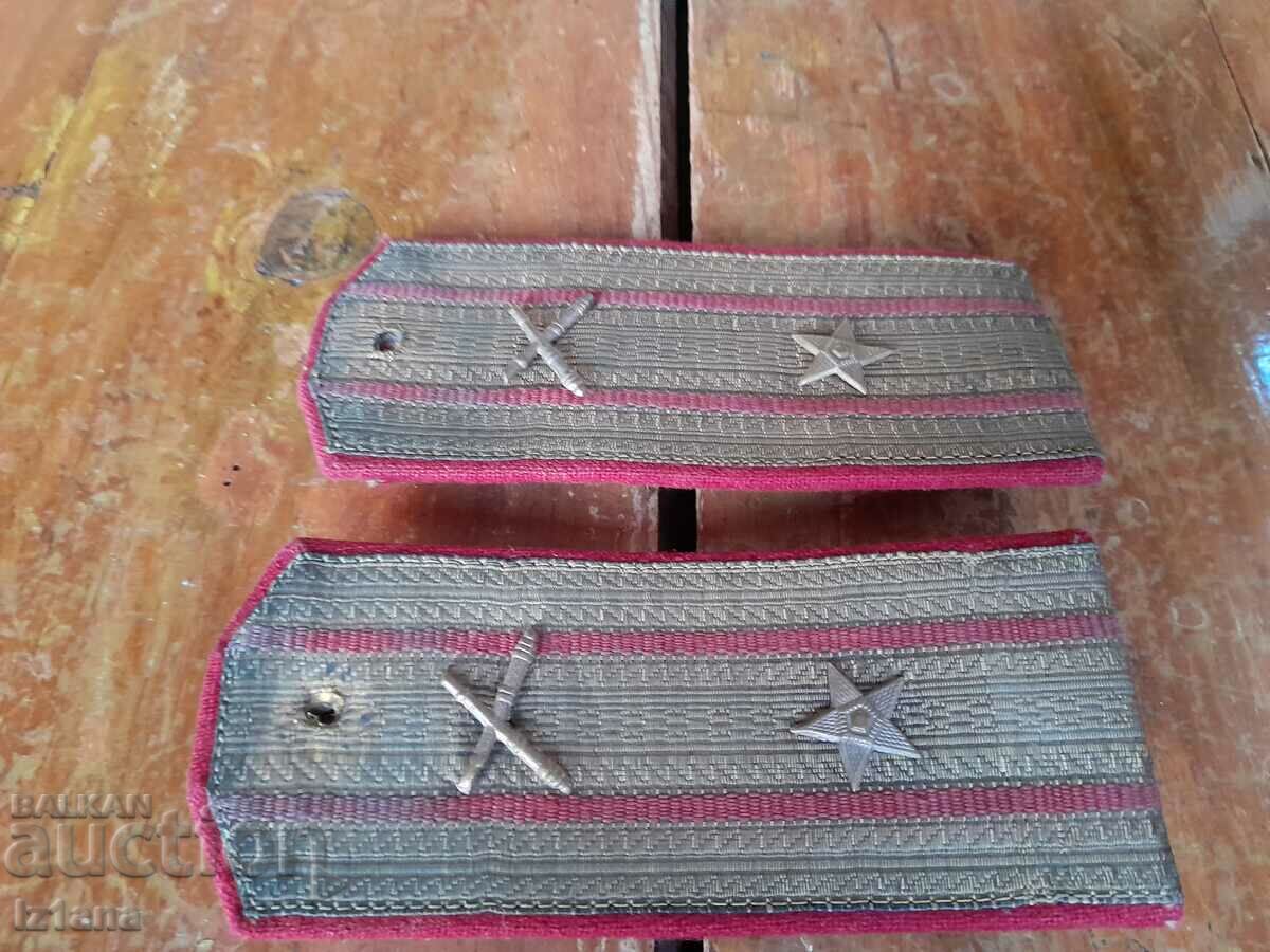 Old epaulettes Major with price 37.00 BGN | € 18.92 Old epaulettes Major with price 37.00 BGN | € 18.92