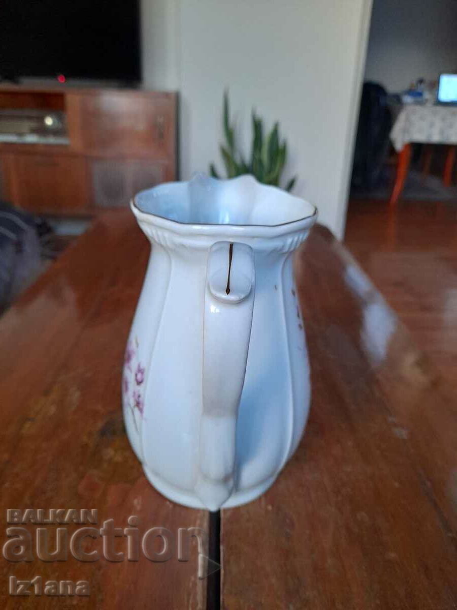 Delivery of Old porcelain jug Delivery of Old porcelain jug