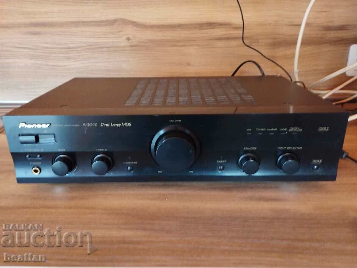 Pioneer A-209R amplifier