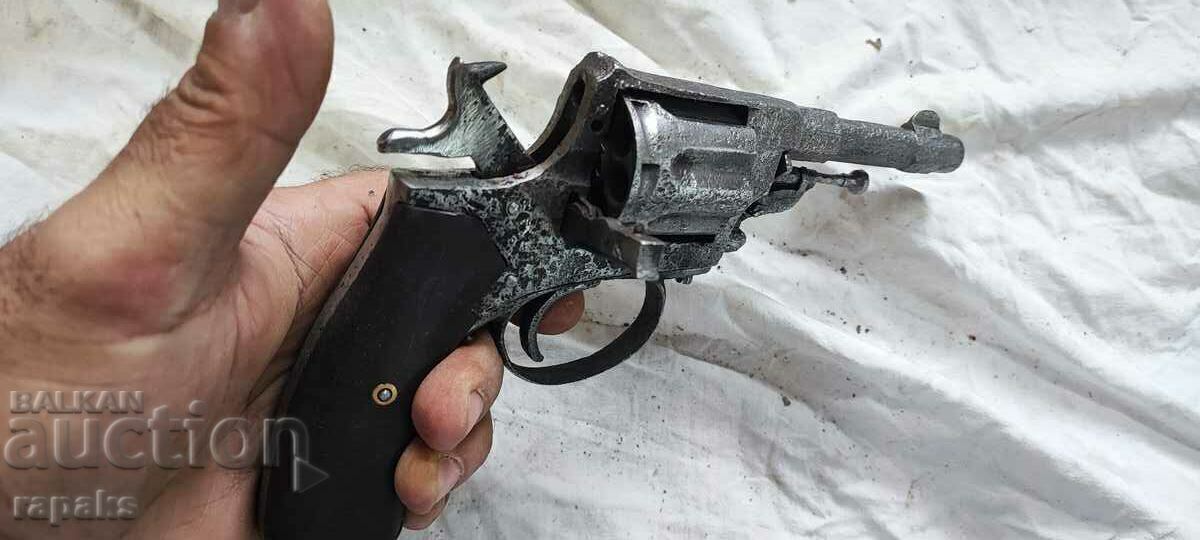 Auction Revolver label, pistol, donor, restoration, rifle Auction Revolver label, pistol, donor, restoration, rifle