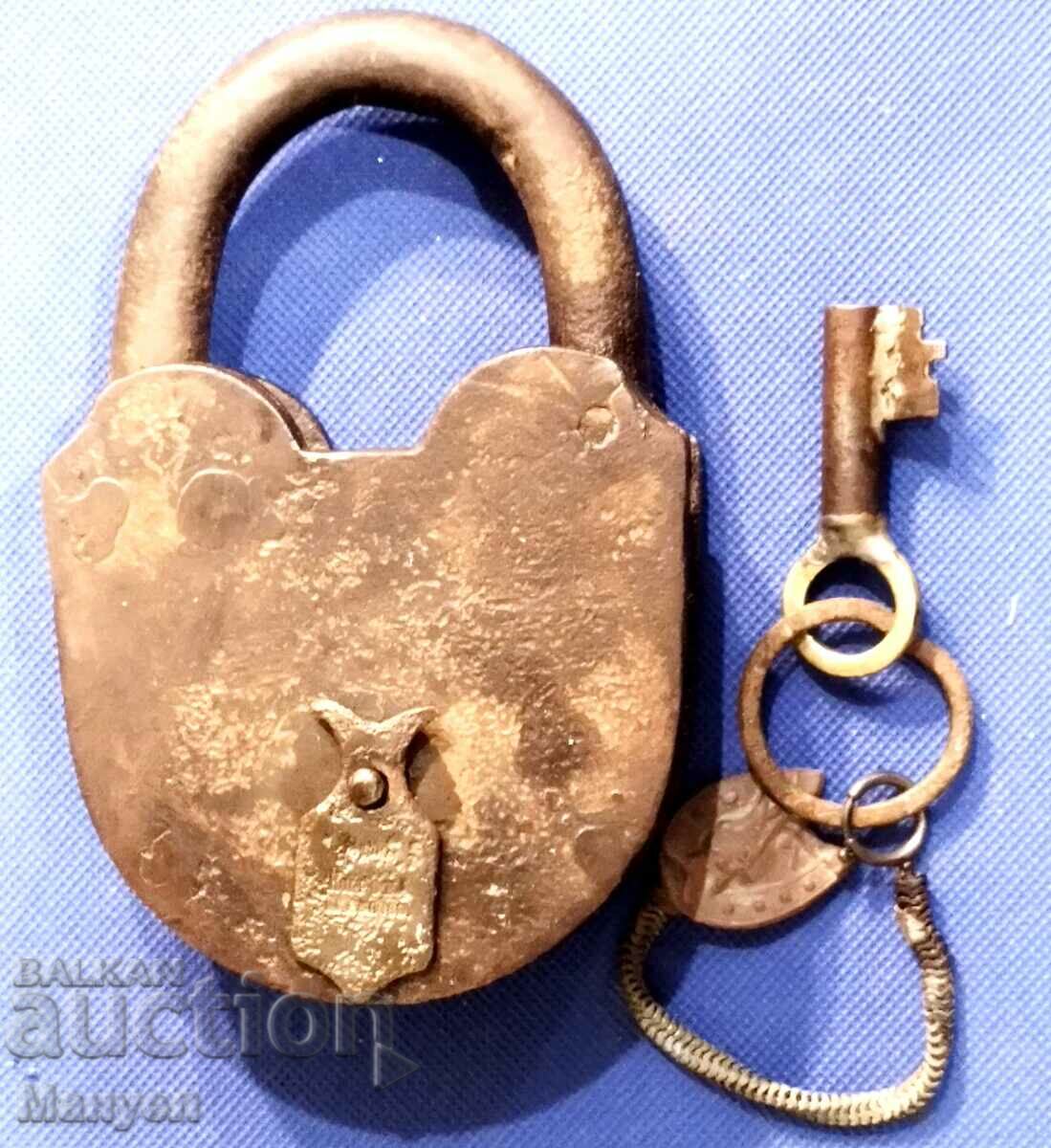 Old massive padlock. with price 200.00 BGN | € 102.26 Old massive padlock. with price 200.00 BGN | € 102.26