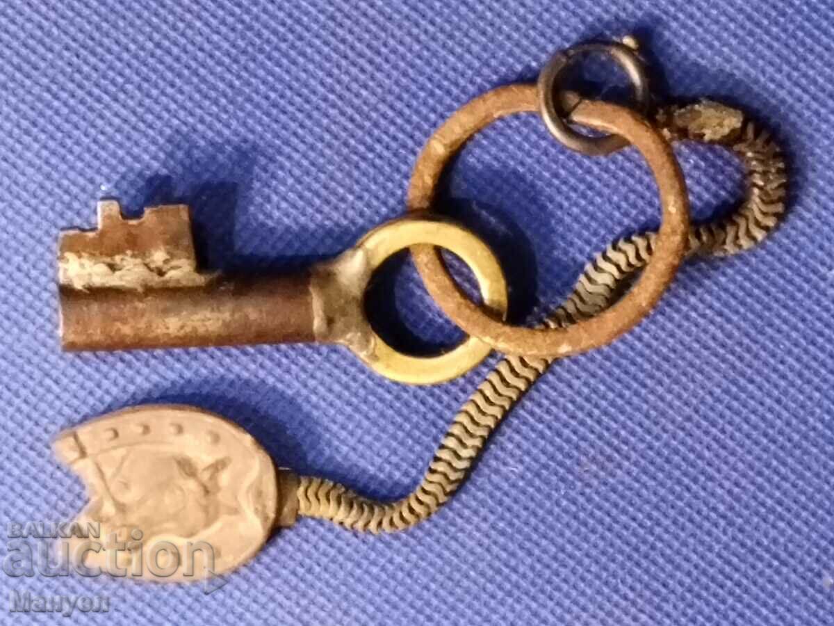 Old massive padlock. - 6 Old massive padlock. - 6