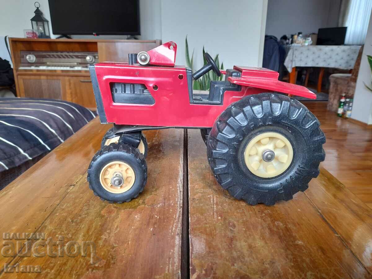 Licitație Vechi tractor MTZ de jucărie