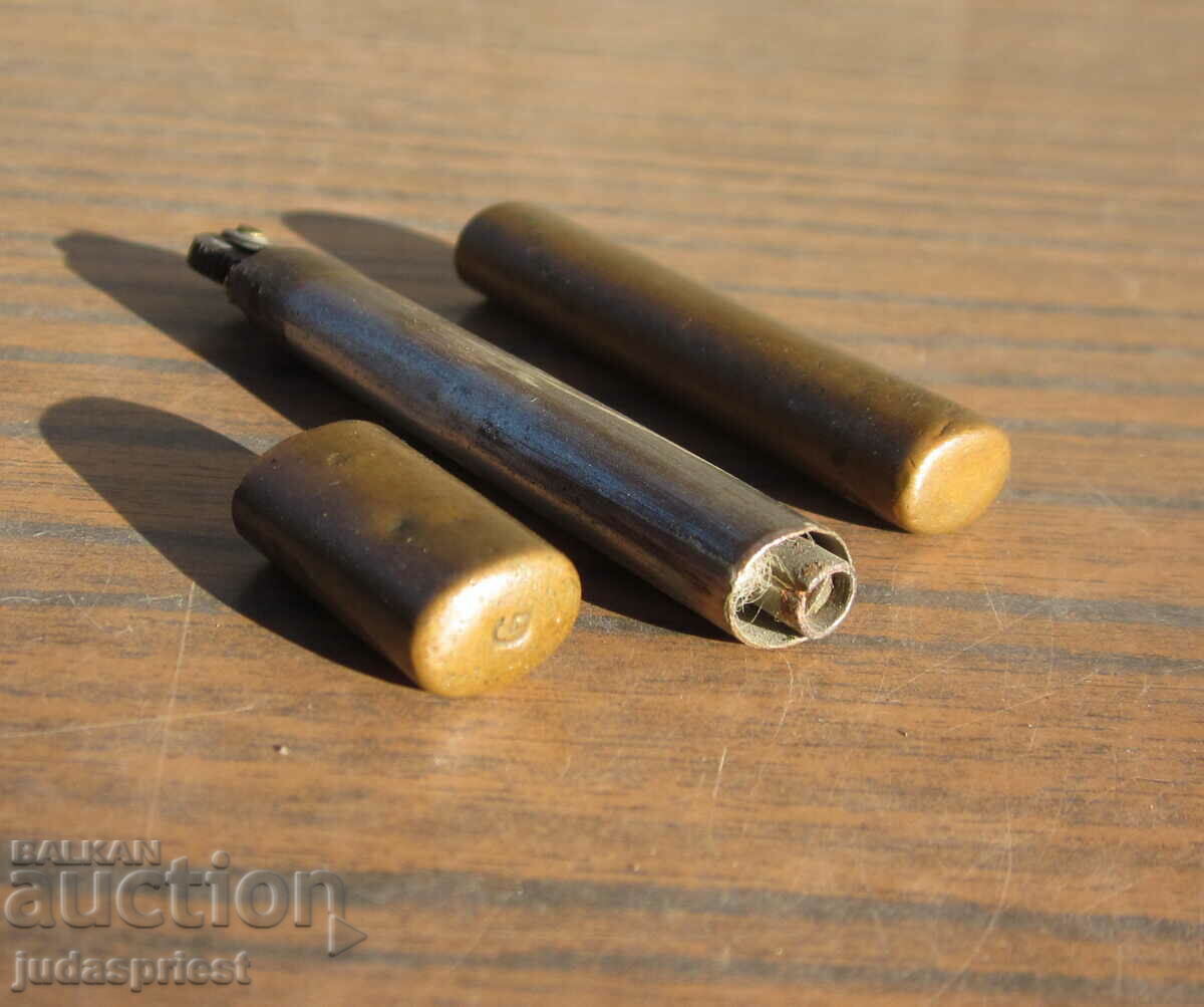 παλιός αντίκα μπρούτζος αναπτήρας βενζίνης με τιμή 25.00 BGN | € 12.78 παλιός αντίκα μπρούτζος αναπτήρας βενζίνης με τιμή 25.00 BGN | € 12.78