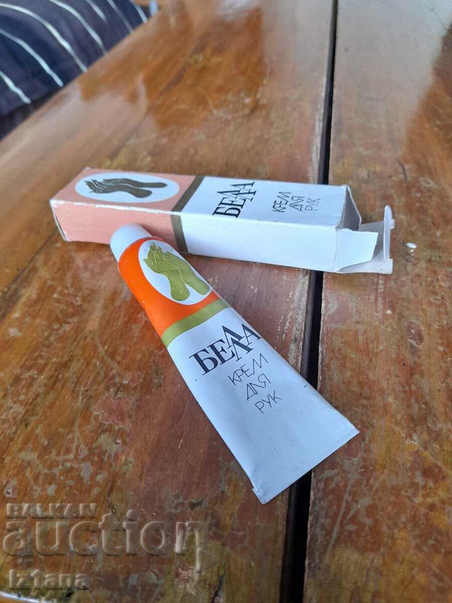 Auction  Old hand cream Bella