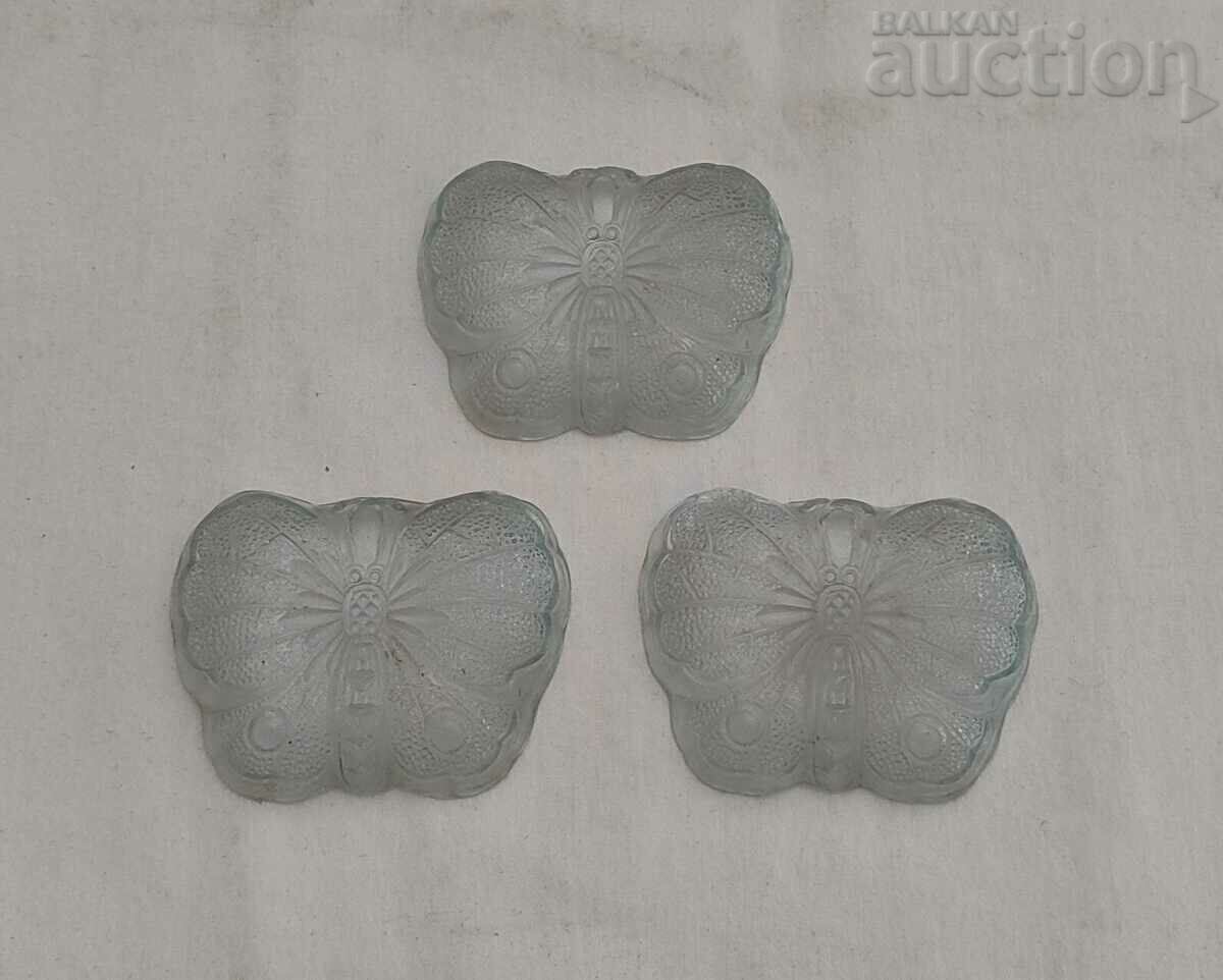 Auction  BUTTERFLIES OLD PLASTIC SWEET PLATES 3 PCS