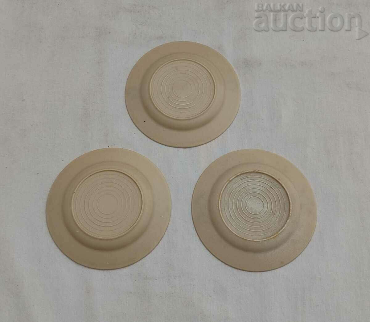 Auction  OLD DOLL SERVICE PLATES 3 PIECES