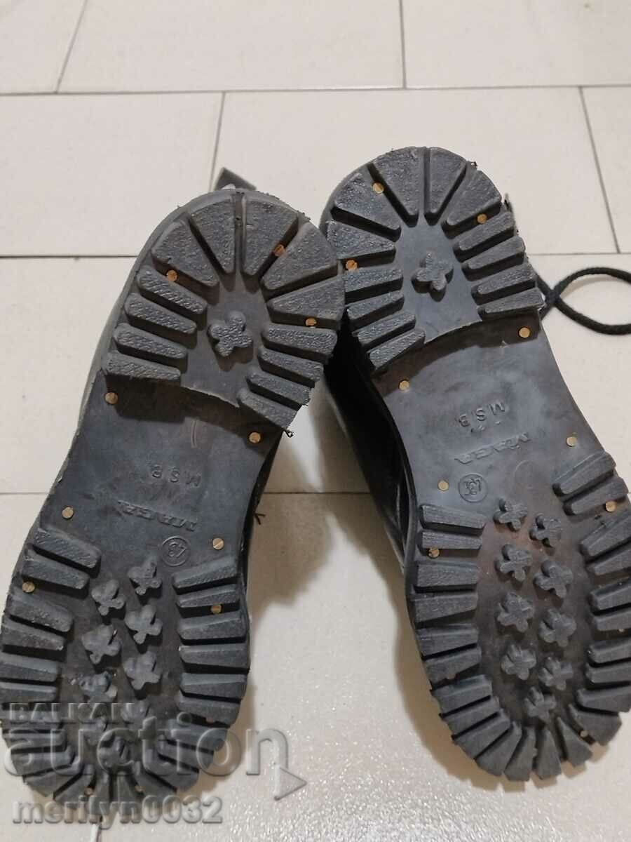 Auction Officer's shoes Cubans number 43 sewn glued natural leather Auction Officer's shoes Cubans number 43 sewn glued natural leather