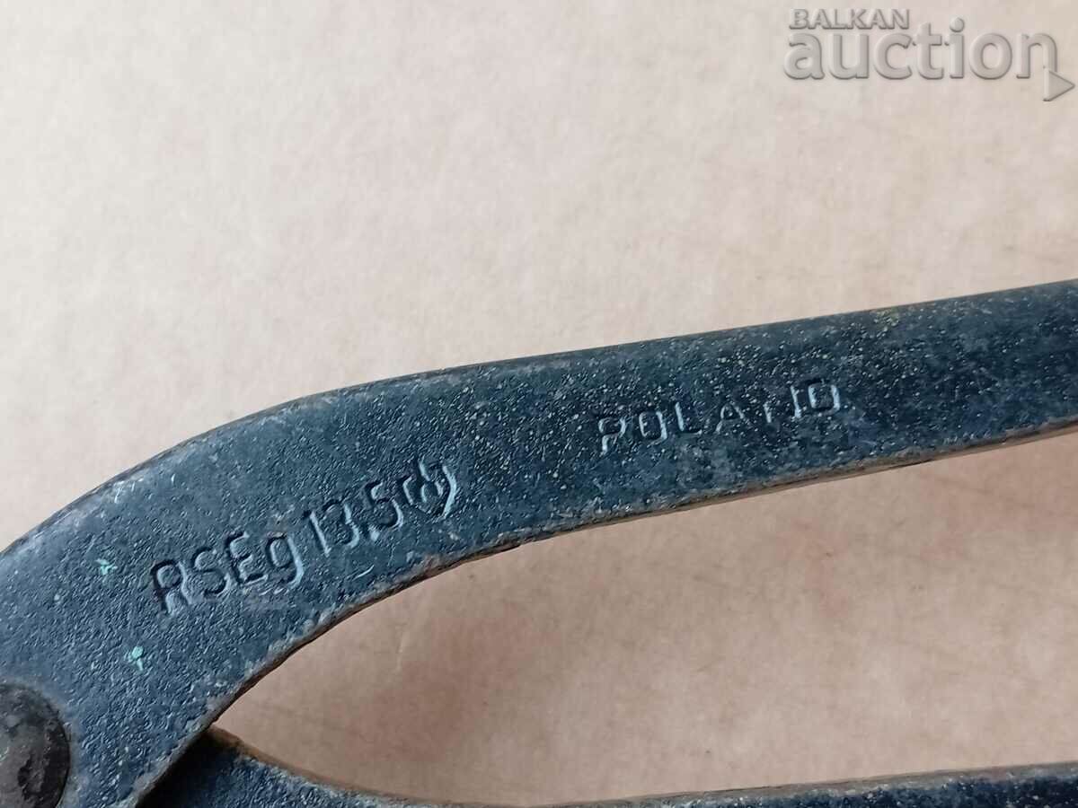 antique pliers tool retro vintage with price 21.00 BGN | € 10.74 antique pliers tool retro vintage with price 21.00 BGN | € 10.74