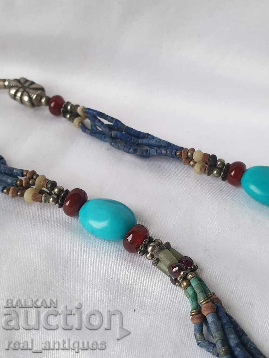 Παράδοση Κολιέ με φυσικές πέτρες Παράδοση Κολιέ με φυσικές πέτρες