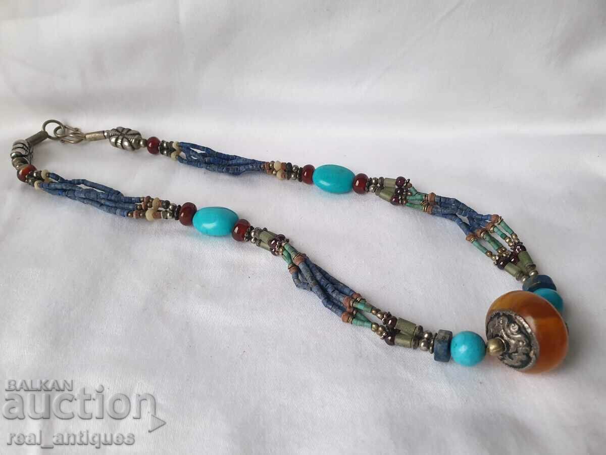 Κολιέ με φυσικές πέτρες Κολιέ με φυσικές πέτρες