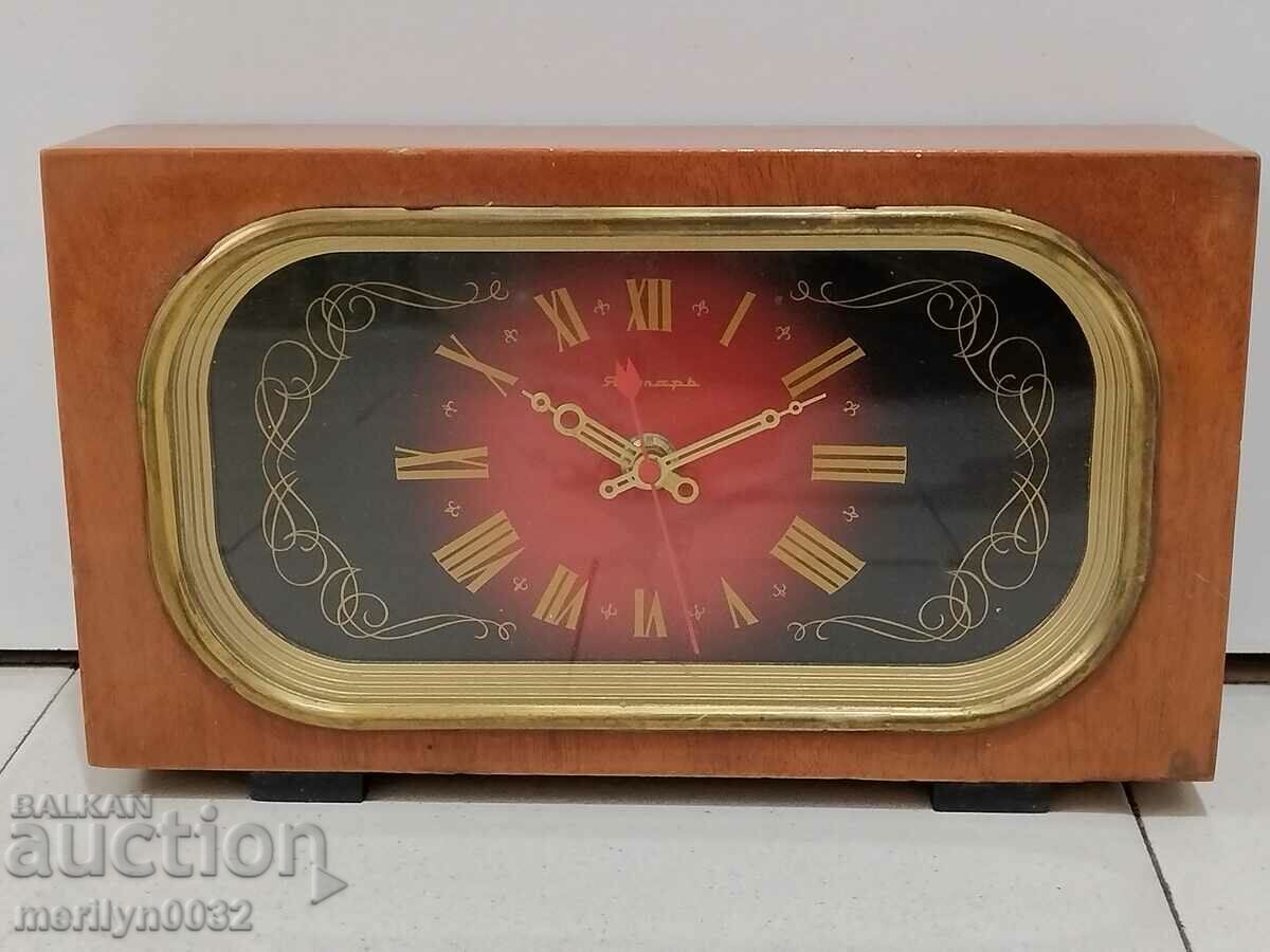 Настолен часовник "ЯНТАР", будилник - СССР с цена 68.00 лв. | € 34.77 Настолен часовник "ЯНТАР", будилник - СССР с цена 68.00 лв. | € 34.77