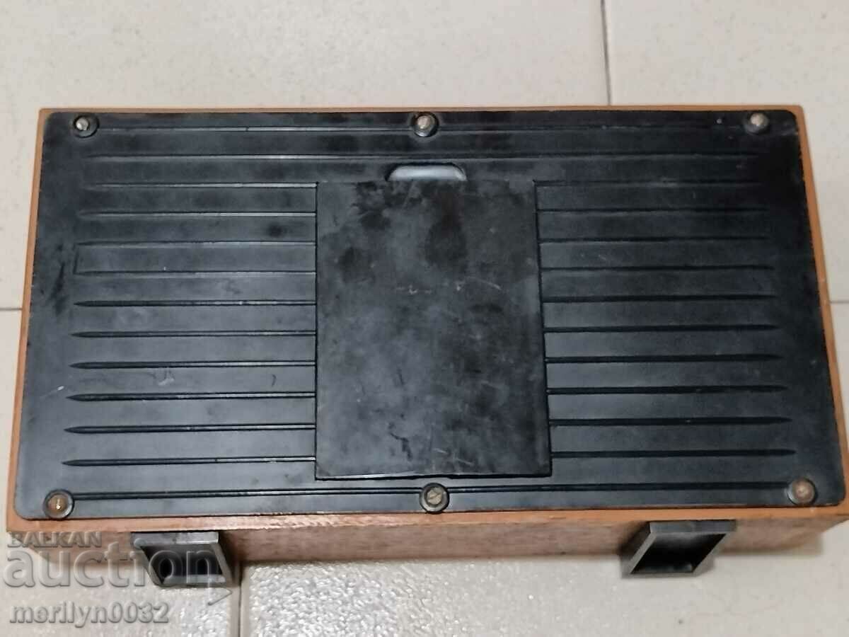 Доставка на Настолен часовник "ЯНТАР", будилник - СССР Доставка на Настолен часовник "ЯНТАР", будилник - СССР