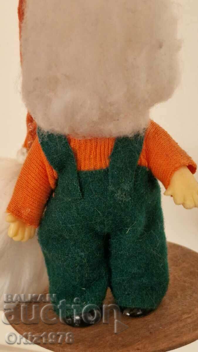 Delivery of Vintage collectible sotsa dwarf.