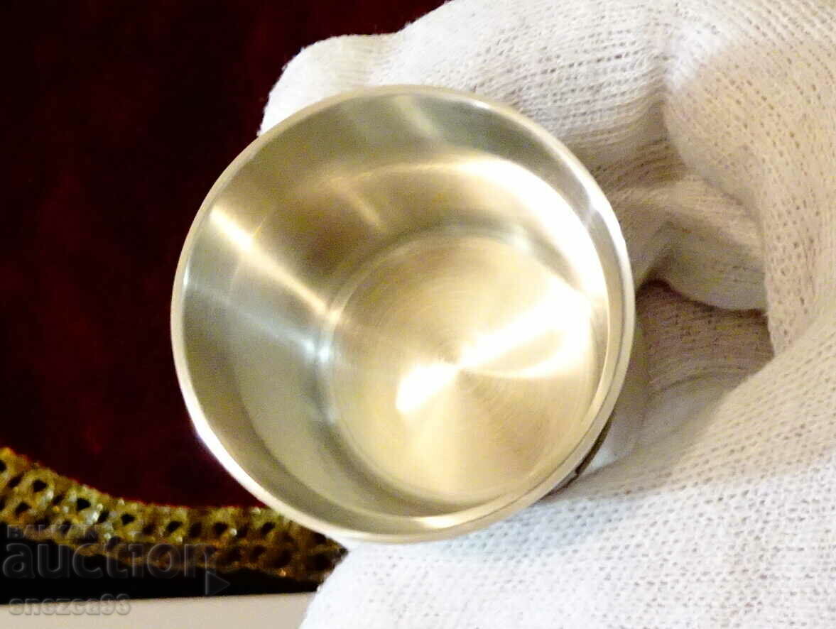 Delivery of Three pewter cups with relief pictures Wedding. Delivery of Three pewter cups with relief pictures Wedding.