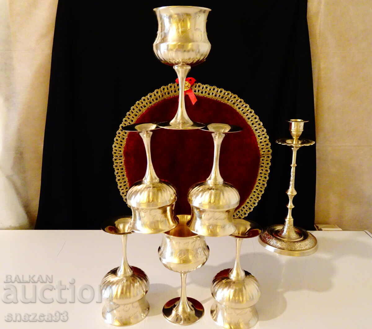 Delivery of Fantastic bronze service, wine glasses. Delivery of Fantastic bronze service, wine glasses.