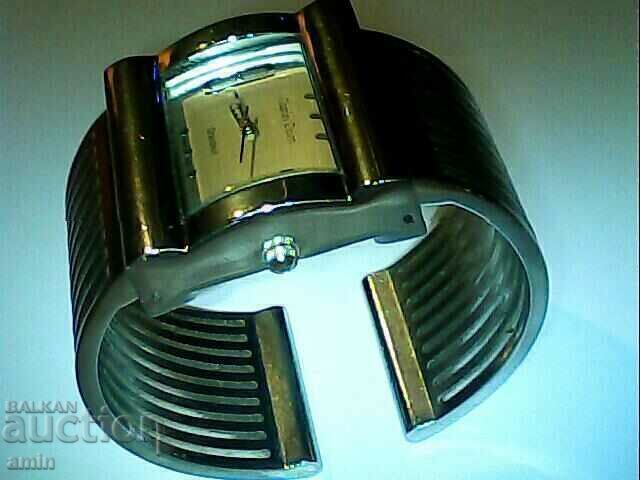 Auction 4th grader Charles Delon works without batteries Auction 4th grader Charles Delon works without batteries