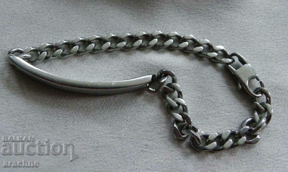 Delivery of Bracelet Delivery of Bracelet