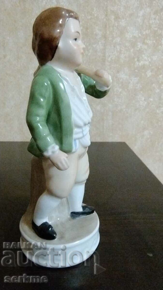 Porcelain figure with price 20.00 BGN | € 10.23