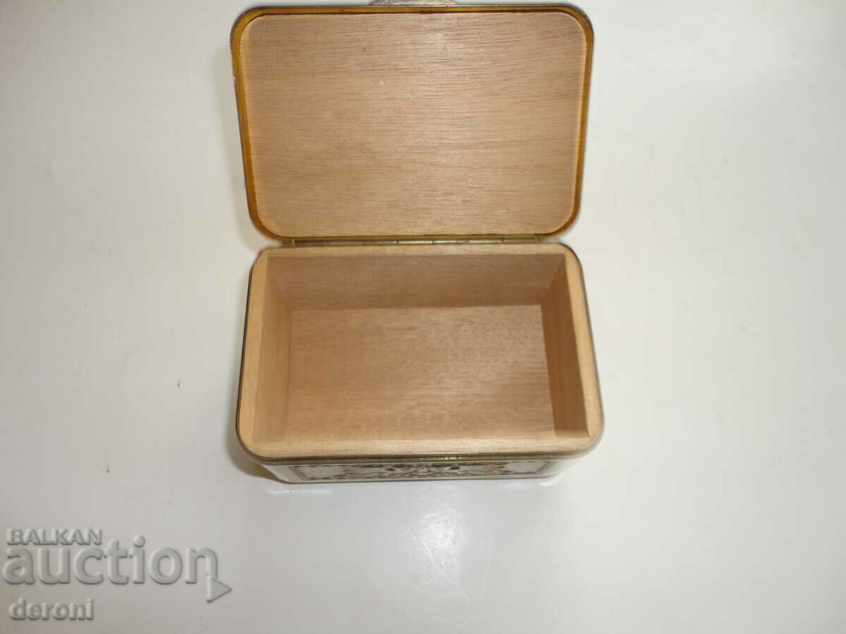 Unique gilded box for Erhard Art Nuevo cigars - 6 Unique gilded box for Erhard Art Nuevo cigars - 6