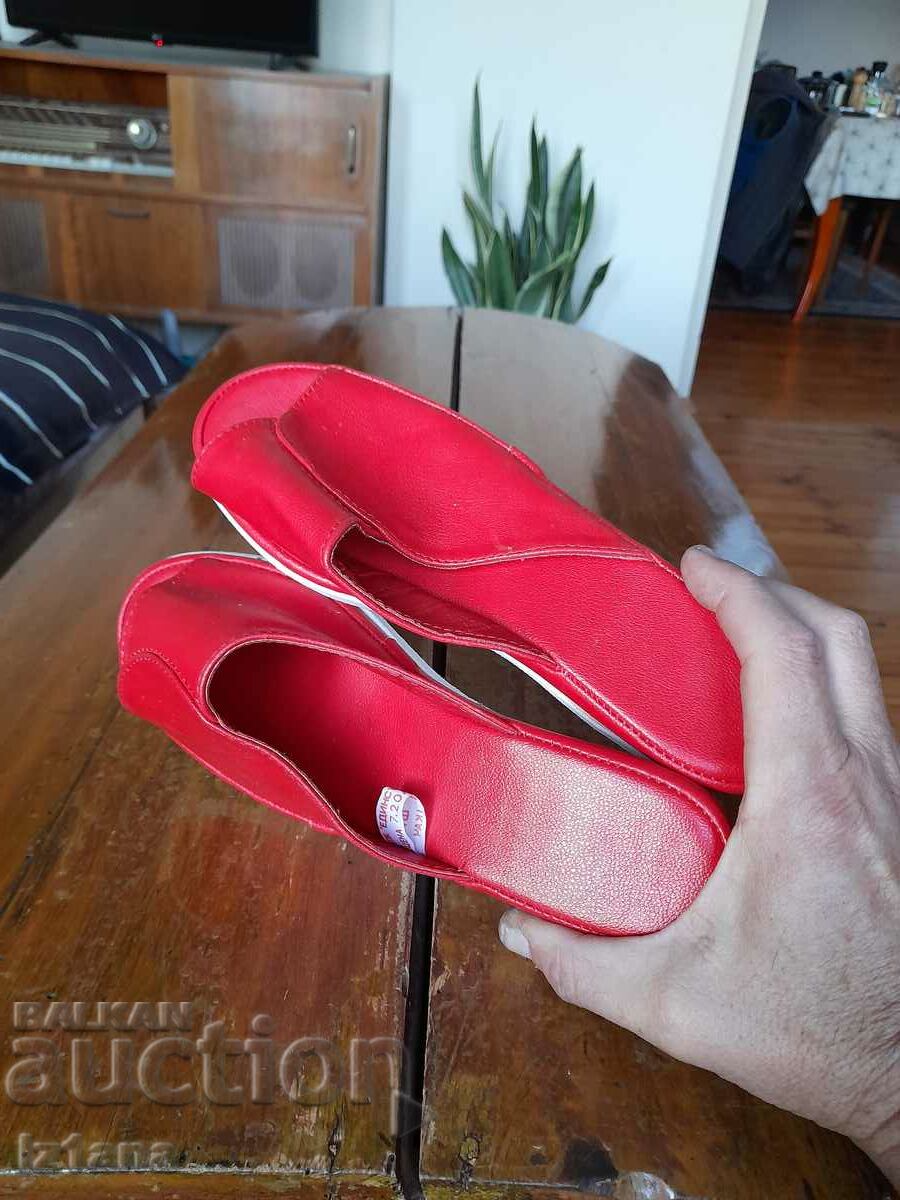 Auction Old Women's Slippers Auction Old Women's Slippers