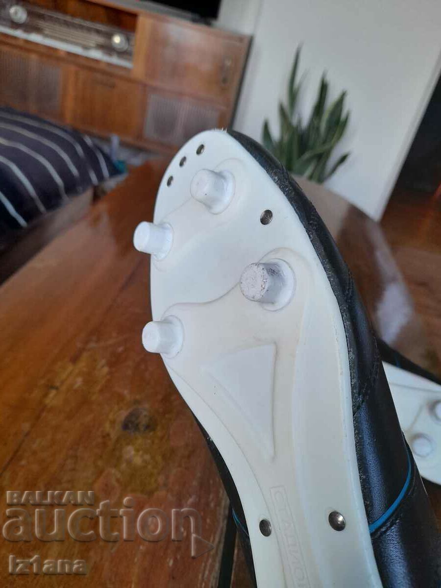 Delivery of Old football boots, Gabrovo Stadium boots Delivery of Old football boots, Gabrovo Stadium boots