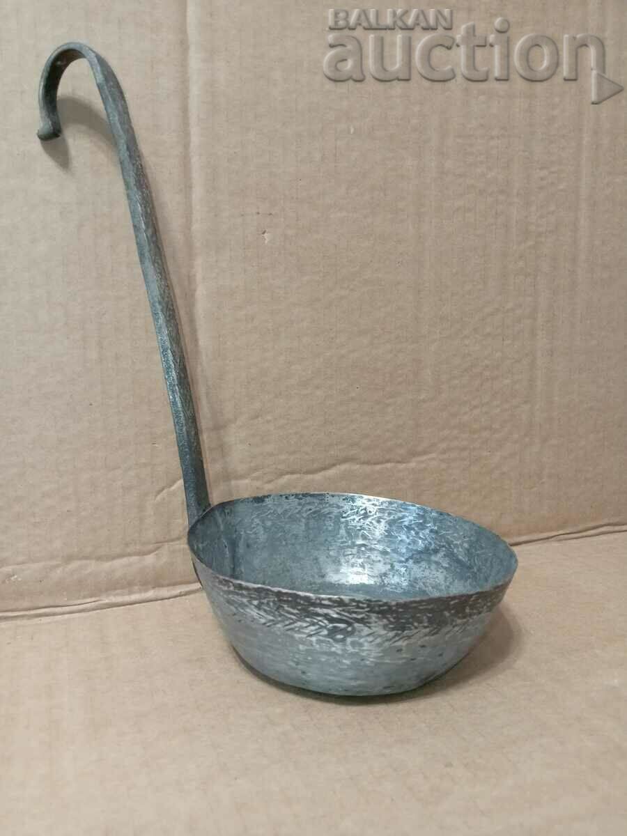 Delivery of Antique Revival copper ladle copper pit Delivery of Antique Revival copper ladle copper pit