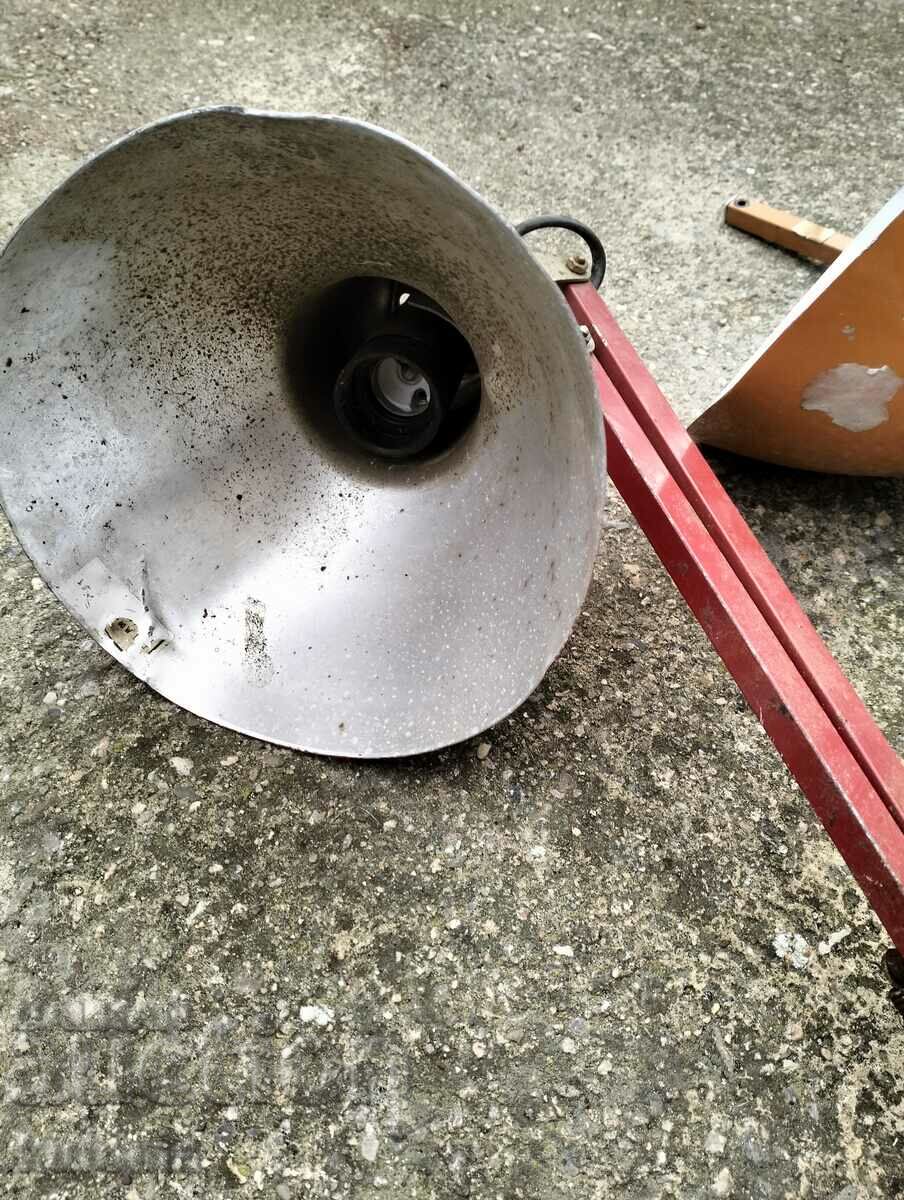 Desen lumini pentru piese sau restaurare cu preț 24.99 BGN | € 12.78 Desen lumini pentru piese sau restaurare cu preț 24.99 BGN | € 12.78