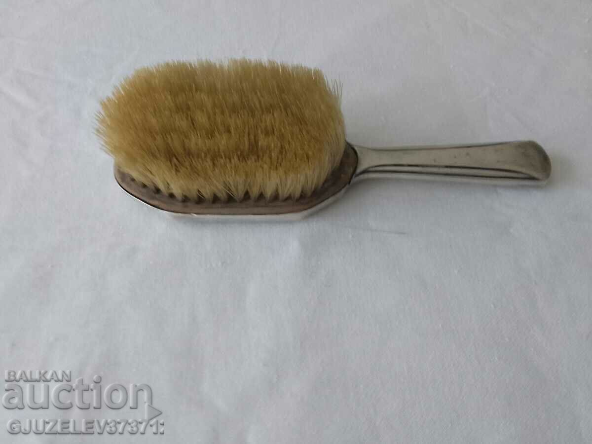 Auction Silver Plated Beautiful Clothes Brush (Gallia) Auction Silver Plated Beautiful Clothes Brush (Gallia)