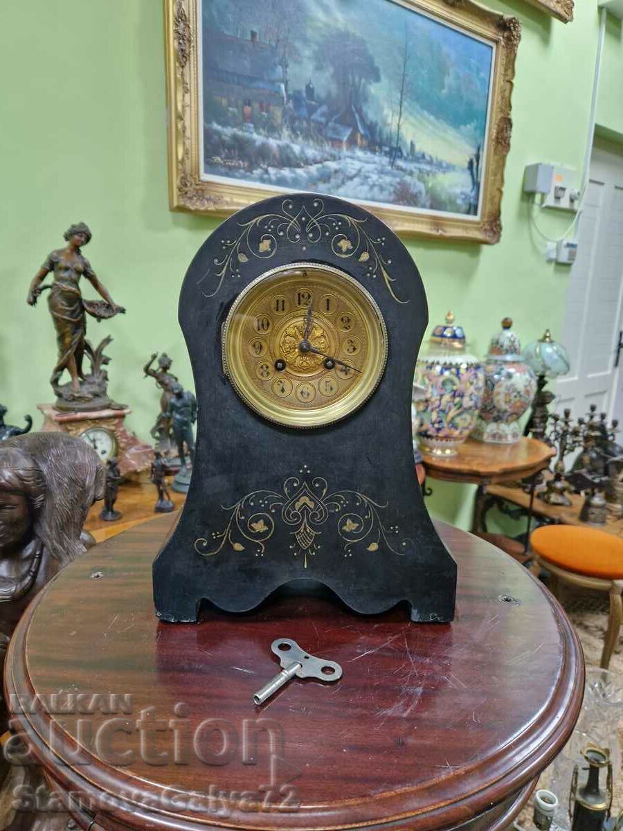A lovely antique French mantel clock A lovely antique French mantel clock