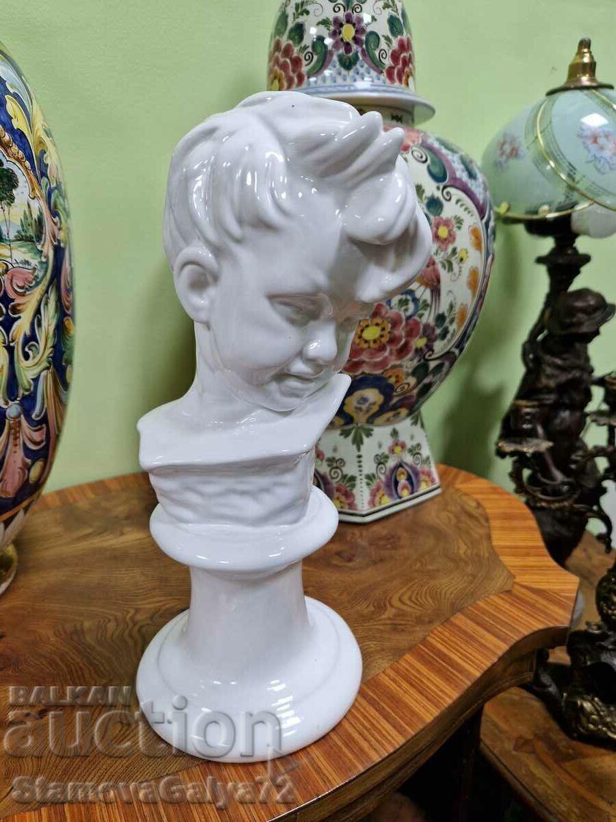 Delivery of A great antique porcelain bust