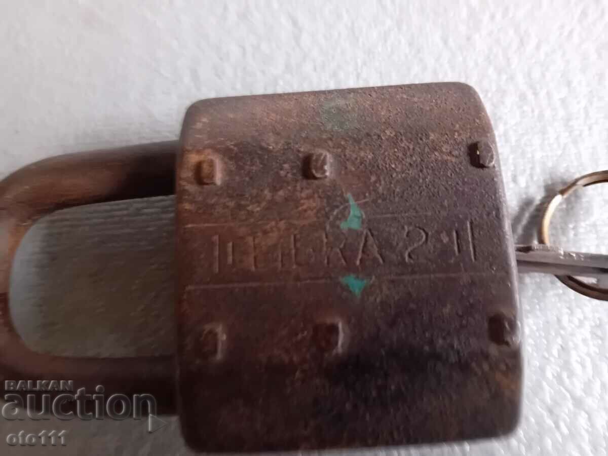 LACAT VECHI cu preț 25.00 BGN | € 12.78 LACAT VECHI cu preț 25.00 BGN | € 12.78