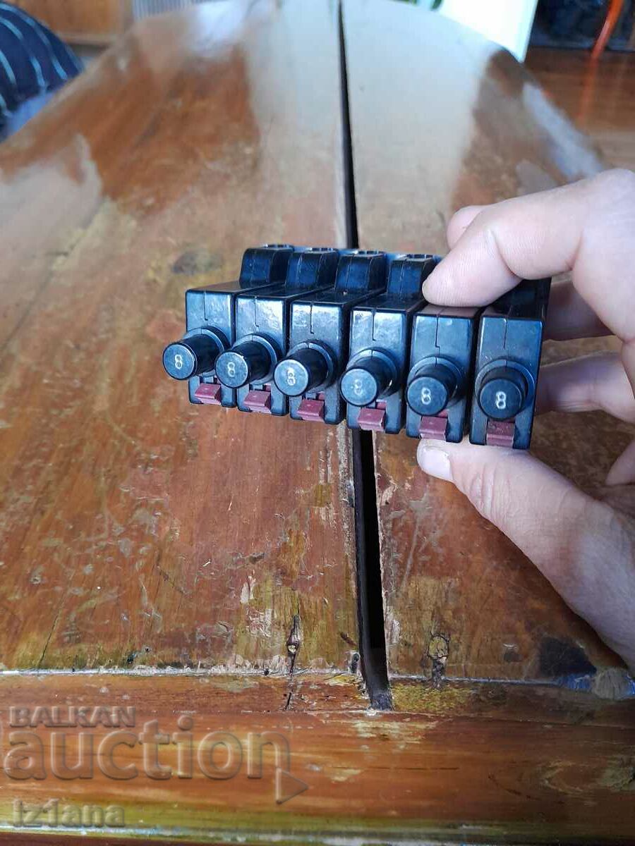 Siguranță veche, siguranțe, siguranță cu preț 55.00 BGN | € 28.12