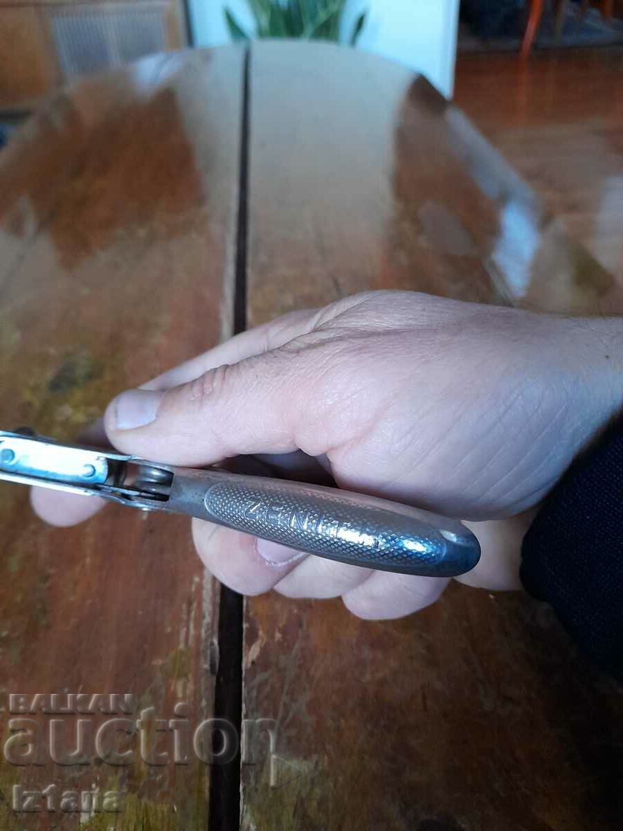 Δημοπρασία Παλιά πένσα αφαίρεσης συρραπτικών Δημοπρασία Παλιά πένσα αφαίρεσης συρραπτικών