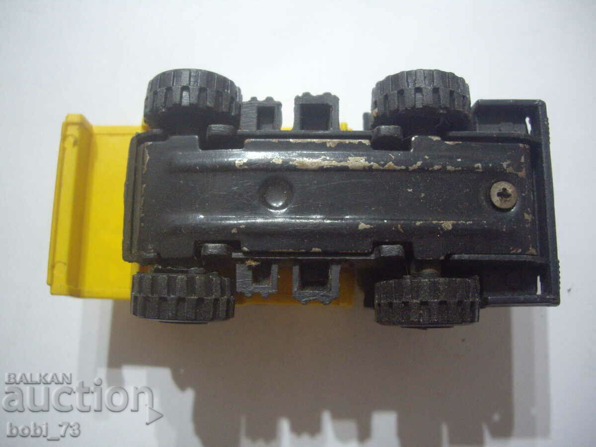 Delivery of Old Bulgarian tin toy. Delivery of Old Bulgarian tin toy.